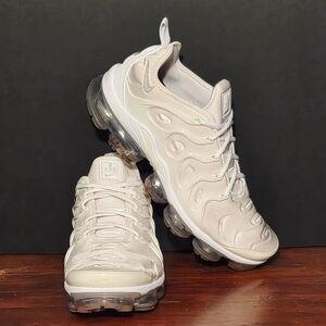 Nike Air Vapor Max Plus Sneakers, Mns 9.5, Like New Cond.! Wht/Wht Pure Platinum